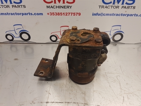 Case 94 And 1200 Series Power Steering Orbital Unit K207419 - Styrning för Traktor: bild 1 Case 94 And 1200 Series Power Steering Orbital Unit K207419 - Styrning för Traktor: bild 1