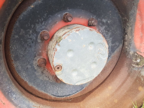 Claas Scorpion 732, 736, 741 Front Rhs, Rear Lhs Axle Hub Complete 0019230850 - Bakaxel: bild 1 Claas Scorpion 732, 736, 741 Front Rhs, Rear Lhs Axle Hub Complete 0019230850 - Bakaxel: bild 1