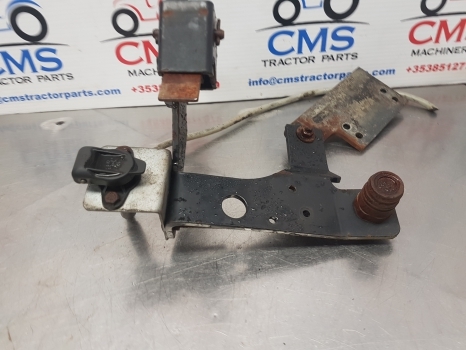 Deutz Agrotron 135, Mk3, 120 Hydraulic Spool Bracket 04418202.4, 04418528 - Hydraulpump: bild 3 Deutz Agrotron 135, Mk3, 120 Hydraulic Spool Bracket 04418202.4, 04418528 - Hydraulpump: bild 3