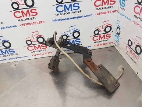 Deutz Agrotron 135, Mk3, 120 Hydraulic Spool Bracket 04418202.4, 04418528 - Hydraulpump: bild 4 Deutz Agrotron 135, Mk3, 120 Hydraulic Spool Bracket 04418202.4, 04418528 - Hydraulpump: bild 4