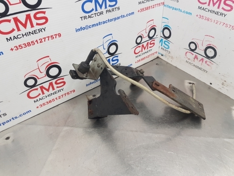 Deutz Agrotron 135, Mk3, 120 Hydraulic Spool Bracket 04418202.4, 04418528 - Hydraulpump: bild 5 Deutz Agrotron 135, Mk3, 120 Hydraulic Spool Bracket 04418202.4, 04418528 - Hydraulpump: bild 5