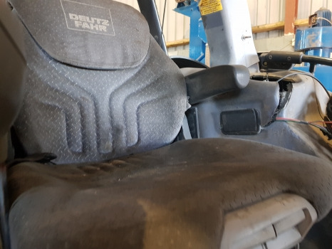 Deutz Agrotron M620 Driver Seat 0.014.5564.4, 0.014.4890.0/10, 0.014.8632.4 - Säte: bild 3 Deutz Agrotron M620 Driver Seat 0.014.5564.4, 0.014.4890.0/10, 0.014.8632.4 - Säte: bild 3