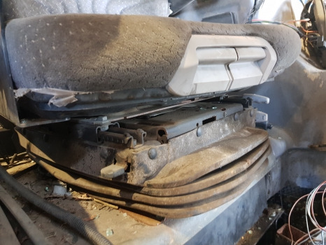 Deutz Agrotron M620 Driver Seat 0.014.5564.4, 0.014.4890.0/10, 0.014.8632.4 - Säte: bild 4 Deutz Agrotron M620 Driver Seat 0.014.5564.4, 0.014.4890.0/10, 0.014.8632.4 - Säte: bild 4