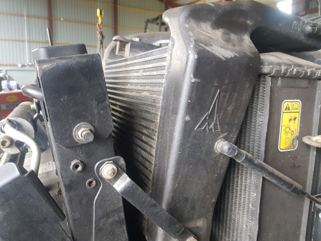 Deutz Agrotron M620, M610, M615, M600,ttv Intercooler 0.015.6910.2/20 - Kylare: bild 1 Deutz Agrotron M620, M610, M615, M600,ttv Intercooler 0.015.6910.2/20 - Kylare: bild 1