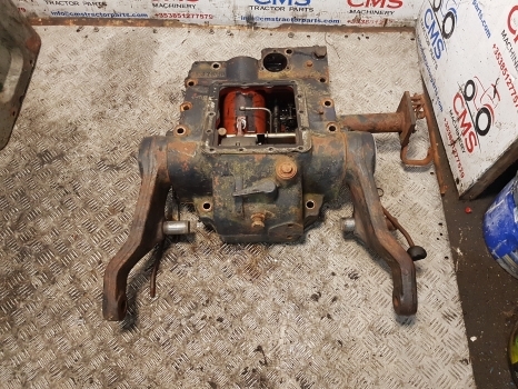 Deutz Dxbis110, 120, 85, 90 Hydraulic Lift Cover Assy 4337465r, 04331256 - Hydraulik för Traktor: bild 2 Deutz Dxbis110, 120, 85, 90 Hydraulic Lift Cover Assy 4337465r, 04331256 - Hydraulik för Traktor: bild 2