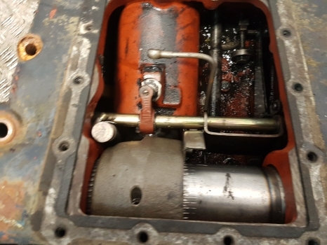 Deutz Dxbis110, 120, 85, 90 Hydraulic Lift Cover Assy 4337465r, 04331256 - Hydraulik för Traktor: bild 5 Deutz Dxbis110, 120, 85, 90 Hydraulic Lift Cover Assy 4337465r, 04331256 - Hydraulik för Traktor: bild 5