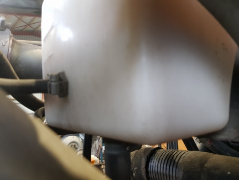 Deutz Fahr Agrotron M620, M600, Ttv610, Radiator Expansion Tank 0.015.4531.4/10 - Kylare: bild 5 Deutz Fahr Agrotron M620, M600, Ttv610, Radiator Expansion Tank 0.015.4531.4/10 - Kylare: bild 5