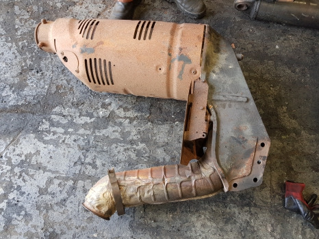 Fendt 724 S4, 700 Series, Exhaust Catalytic Converter E743200111011 - Avgassystem: bild 1 Fendt 724 S4, 700 Series, Exhaust Catalytic Converter E743200111011 - Avgassystem: bild 1