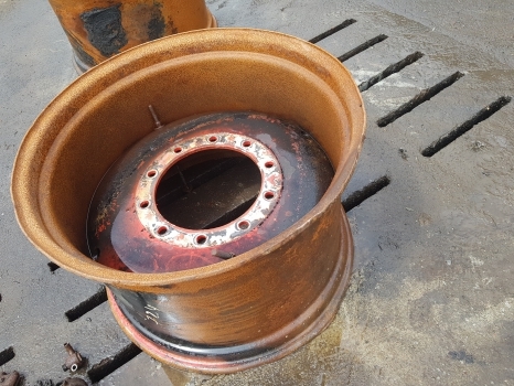 Fendt 724 S4 Massey Ferguson Front Wheel Rim W18x28, Red H718701024018 - Fälg för Traktor: bild 1 Fendt 724 S4 Massey Ferguson Front Wheel Rim W18x28, Red H718701024018 - Fälg för Traktor: bild 1