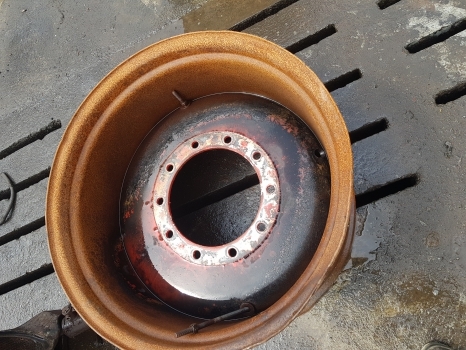 Fendt 724 S4 Massey Ferguson Front Wheel Rim W18x28, Red H718701024018 - Fälg för Traktor: bild 3 Fendt 724 S4 Massey Ferguson Front Wheel Rim W18x28, Red H718701024018 - Fälg för Traktor: bild 3