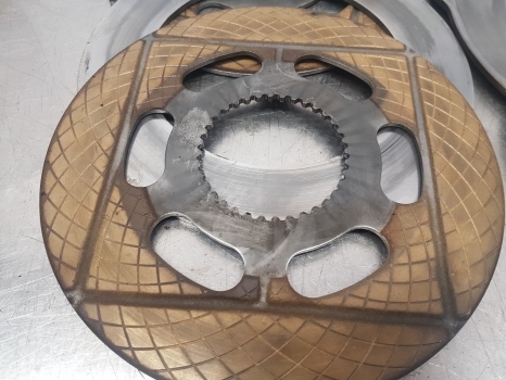 Fendt 818 Brake Disc Kit 835100321071, 716150150500 - Bromsskivor för Lantbruksmaskiner: bild 3 Fendt 818 Brake Disc Kit 835100321071, 716150150500 - Bromsskivor för Lantbruksmaskiner: bild 3