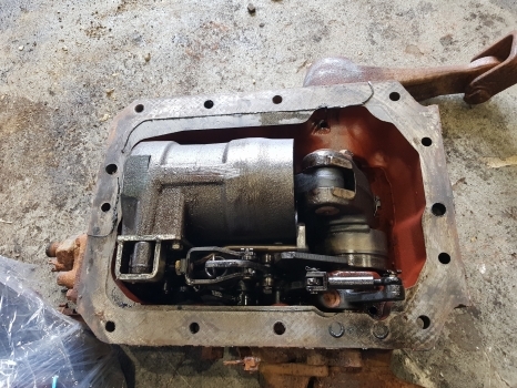 Fiat 70-90, 80-90 Hydraulic Lift Cover Assy 5117164, 5125938, 5123957, 5123959 - Hydraulik för Traktor: bild 2 Fiat 70-90, 80-90 Hydraulic Lift Cover Assy 5117164, 5125938, 5123957, 5123959 - Hydraulik för Traktor: bild 2