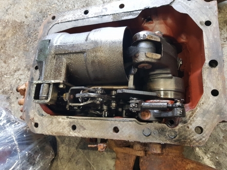 Fiat 70-90, 80-90 Hydraulic Lift Cover Assy 5117164, 5125938, 5123957, 5123959 - Hydraulik för Traktor: bild 4 Fiat 70-90, 80-90 Hydraulic Lift Cover Assy 5117164, 5125938, 5123957, 5123959 - Hydraulik för Traktor: bild 4