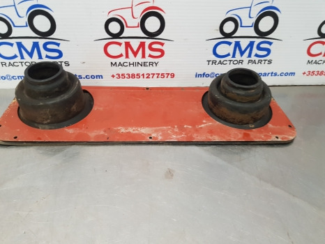 Fiat 90, 160-90, 140-60 Wide Super Comfort Cab Cab Plate And Boot 5111671 - Hytt och interiör: bild 2 Fiat 90, 160-90, 140-60 Wide Super Comfort Cab Cab Plate And Boot 5111671 - Hytt och interiör: bild 2