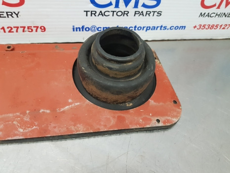 Fiat 90, 160-90, 140-60 Wide Super Comfort Cab Cab Plate And Boot 5111671 - Hytt och interiör: bild 4 Fiat 90, 160-90, 140-60 Wide Super Comfort Cab Cab Plate And Boot 5111671 - Hytt och interiör: bild 4