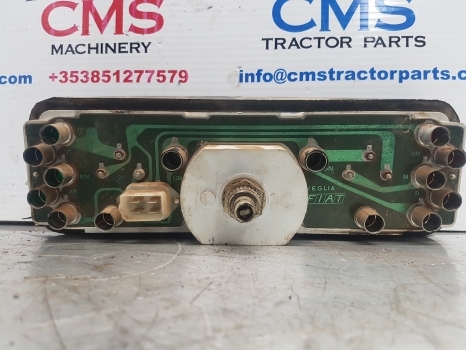Fiat 90, 94, 46, 56 Series 90-90, 100-90 Dash Clock Instrument Cluster 5125046 - Instrumentbräda för Traktor: bild 3 Fiat 90, 94, 46, 56 Series 90-90, 100-90 Dash Clock Instrument Cluster 5125046 - Instrumentbräda för Traktor: bild 3