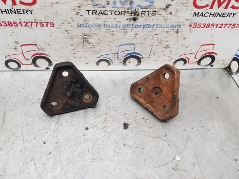 Ford 10 Ser 7810 Carraro Front Axle King Pin Pair Top, Bottom Car115729, 115729 - Framaxel för Traktor: bild 2 Ford 10 Ser 7810 Carraro Front Axle King Pin Pair Top, Bottom Car115729, 115729 - Framaxel för Traktor: bild 2