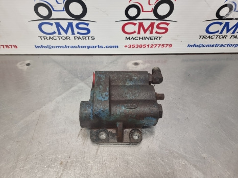 Ford 10 Series 5610 Priority Valve E4nnk846aa; E4nnr947fa; E0nnk846aa - Hydraulik: bild 1 Ford 10 Series 5610 Priority Valve E4nnk846aa; E4nnr947fa; E0nnk846aa - Hydraulik: bild 1