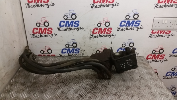 Ford 30, 10 S 4630 Danfoss Steering Motor Valve 83986295, E9223a244ba, 150n1260 - Styrning för Traktor: bild 1 Ford 30, 10 S 4630 Danfoss Steering Motor Valve 83986295, E9223a244ba, 150n1260 - Styrning för Traktor: bild 1
