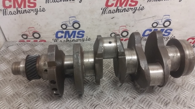 Ford 3600, 2910, 3 Cyl, 4.2 Stroke Crankshaft F0nn6300na, 87800469; E0nn6303aa - Vevaxel för Traktor: bild 1 Ford 3600, 2910, 3 Cyl, 4.2 Stroke Crankshaft F0nn6300na, 87800469; E0nn6303aa - Vevaxel för Traktor: bild 1