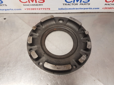 Ford 3930, 5030, 4830, Rear Axle Brake Housing Plate E4nn2a098aa - Bromsskivor: bild 2 Ford 3930, 5030, 4830, Rear Axle Brake Housing Plate E4nn2a098aa - Bromsskivor: bild 2