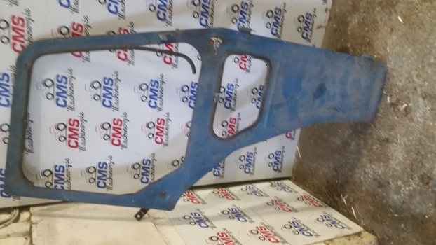 Ford 4000, 4100, 5600 4 Cab Door Right 81834249 - Dörr och reservdelar för Traktor: bild 1 Ford 4000, 4100, 5600 4 Cab Door Right 81834249 - Dörr och reservdelar för Traktor: bild 1