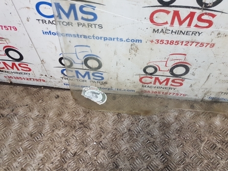 Ford 4000, 5000, 7000 Cab Front Glass 81822765 - Fönster och reservdelar för Traktor: bild 4 Ford 4000, 5000, 7000 Cab Front Glass 81822765 - Fönster och reservdelar för Traktor: bild 4