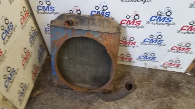 Ford 4500, 5000, 5100, 5600, 5500 Engine Water Cooling Radiator 86531508 - Kylare för Traktor: bild 2 Ford 4500, 5000, 5100, 5600, 5500 Engine Water Cooling Radiator 86531508 - Kylare för Traktor: bild 2
