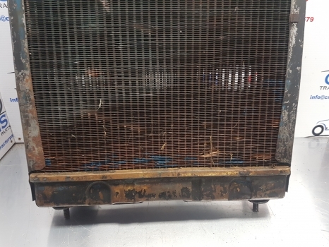 Ford 4500, 5000, 5100, 5600, 5500 Engine Water Cooling Radiator, Cowl 86531508 - Kylare för Traktor: bild 2 Ford 4500, 5000, 5100, 5600, 5500 Engine Water Cooling Radiator, Cowl 86531508 - Kylare för Traktor: bild 2