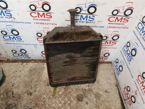 Ford 550, 655, 655a, 555a Radiator E0nn8005ea15l, 83925456 - Kylare för Grävlastare: bild 3 Ford 550, 655, 655a, 555a Radiator E0nn8005ea15l, 83925456 - Kylare för Grävlastare: bild 3
