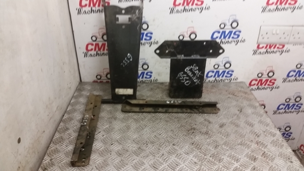 Ford 555c, 655c, 555d, 575d, 655d, 675d Seat Brackets E8nna464aa, 83971793 - Säte för Traktor: bild 1 Ford 555c, 655c, 555d, 575d, 655d, 675d Seat Brackets E8nna464aa, 83971793 - Säte för Traktor: bild 1
