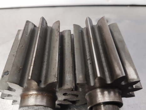 Ford 5640, 6640, 7740, 7840, 8240 Hydraulic Pump Gear And Shaft Z12 F1nne866aa - Hydraulpump för Traktor: bild 4 Ford 5640, 6640, 7740, 7840, 8240 Hydraulic Pump Gear And Shaft Z12 F1nne866aa - Hydraulpump för Traktor: bild 4