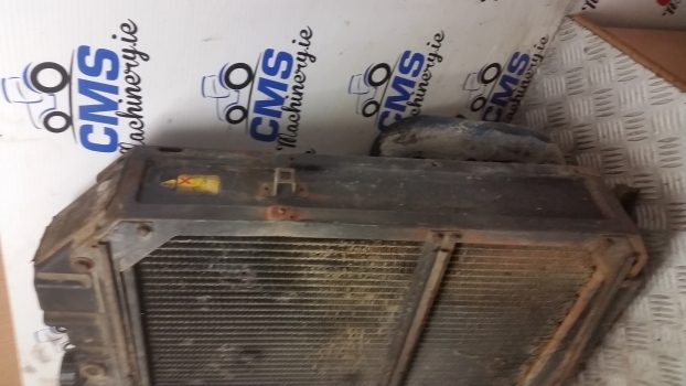 Ford 5640, 6640, 7740 Engine Water Cooling Radiator 82015101, 82010660 - Kylare för Traktor: bild 5 Ford 5640, 6640, 7740 Engine Water Cooling Radiator 82015101, 82010660 - Kylare för Traktor: bild 5