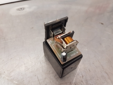 Ford 7840, 6640, 7740, 8240 Time Relay F0nn14n135ba, 84589329, 81867839 - Relä för Traktor: bild 5 Ford 7840, 6640, 7740, 8240 Time Relay F0nn14n135ba, 84589329, 81867839 - Relä för Traktor: bild 5
