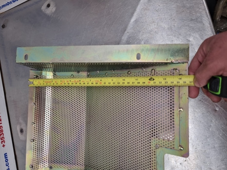 Ford 7910, 7810, 8210 Engine Side Guard, Shield Grill E9nn19n710aa11b - Galler: bild 5 Ford 7910, 7810, 8210 Engine Side Guard, Shield Grill E9nn19n710aa11b - Galler: bild 5