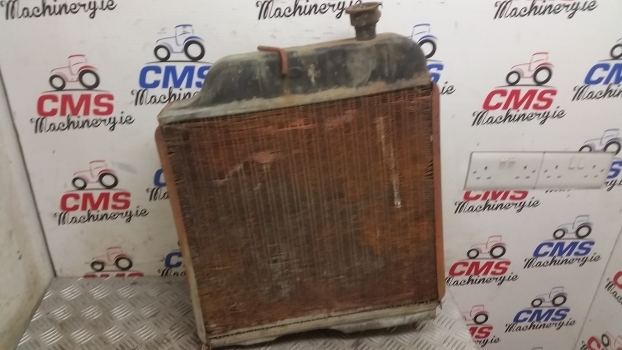 Ford Engine Water Cooling Radiator With Cowling - Kylare för Traktor: bild 3 Ford Engine Water Cooling Radiator With Cowling - Kylare för Traktor: bild 3