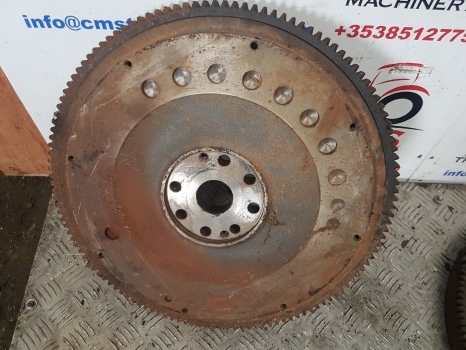 John Deere 3220, 3215, 3415, 3420 Telehandler Flywheel Assy R516568, R516568 - Svänghjul för Teleskoplastar: bild 5 John Deere 3220, 3215, 3415, 3420 Telehandler Flywheel Assy R516568, R516568 - Svänghjul för Teleskoplastar: bild 5