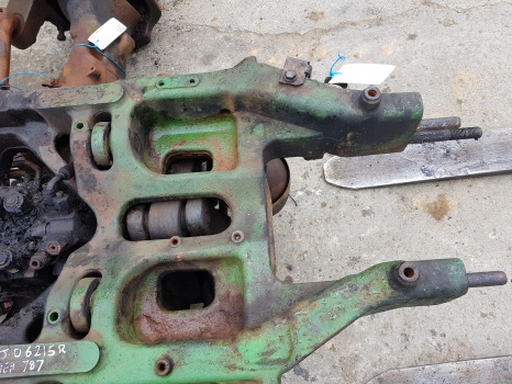 John Deere 6215r Front Axle Support Assy L207531, L213734, L225050, Al174143 - Fjädring: bild 2 John Deere 6215r Front Axle Support Assy L207531, L213734, L225050, Al174143 - Fjädring: bild 2