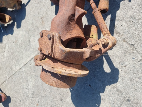 John Deere 6330, 6020, 6030, Front Axle Swivel Housing Rhs L157637, 73306014619 - Framaxel: bild 1 John Deere 6330, 6020, 6030, Front Axle Swivel Housing Rhs L157637, 73306014619 - Framaxel: bild 1