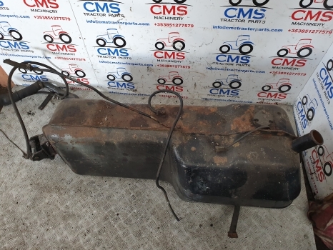 Lamborghini 1106 4wd Right Hand Side Diesel Tank 0.257.8143.3/40 - Bränsletank för Traktor: bild 2 Lamborghini 1106 4wd Right Hand Side Diesel Tank 0.257.8143.3/40 - Bränsletank för Traktor: bild 2