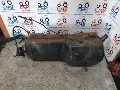 Lamborghini 1106 4wd Right Hand Side Diesel Tank 0.257.8143.3/40 - Bränsletank för Traktor: bild 1 Lamborghini 1106 4wd Right Hand Side Diesel Tank 0.257.8143.3/40 - Bränsletank för Traktor: bild 1