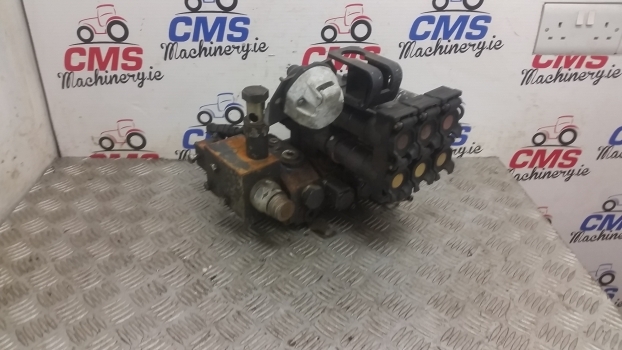 Landini Mythos Series Mythos 115 Spool Valve Valves Assembly - Hydraulventil för Traktor: bild 1 Landini Mythos Series Mythos 115 Spool Valve Valves Assembly - Hydraulventil för Traktor: bild 1