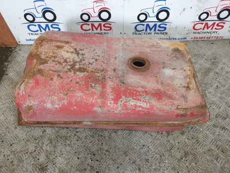 Massey Ferguson 135 Solid Original Fuel Tank 897401m91, 897390m91, 897390m91 - Bränsletank för Traktor: bild 1 Massey Ferguson 135 Solid Original Fuel Tank 897401m91, 897390m91, 897390m91 - Bränsletank för Traktor: bild 1