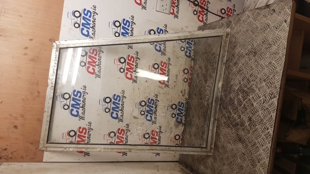 Massey Ferguson 50b Cab Window Frame Glass Lhs. Please Check By The Photos. - Fönster och reservdelar för Grävlastare: bild 3 Massey Ferguson 50b Cab Window Frame Glass Lhs. Please Check By The Photos. - Fönster och reservdelar för Grävlastare: bild 3