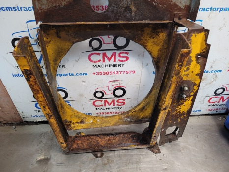 Massey Ferguson 50b Water Cooling Radiator Cowl Linkage Frame - Kylare: bild 4 Massey Ferguson 50b Water Cooling Radiator Cowl Linkage Frame - Kylare: bild 4