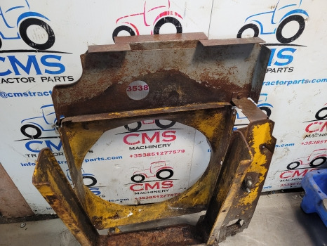 Massey Ferguson 50b Water Cooling Radiator Cowl Linkage Frame - Kylare: bild 3 Massey Ferguson 50b Water Cooling Radiator Cowl Linkage Frame - Kylare: bild 3