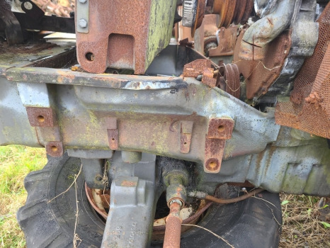 Massey Ferguson 5450 Front Axle Support Frame Bolster - Framaxel för Lantbruksmaskiner: bild 1 Massey Ferguson 5450 Front Axle Support Frame Bolster - Framaxel för Lantbruksmaskiner: bild 1