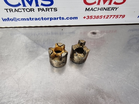 Massey Ferguson 698t, 675, 690, 1004, Steering Coupling 1680354m2 - Styrning: bild 3 Massey Ferguson 698t, 675, 690, 1004, Steering Coupling 1680354m2 - Styrning: bild 3