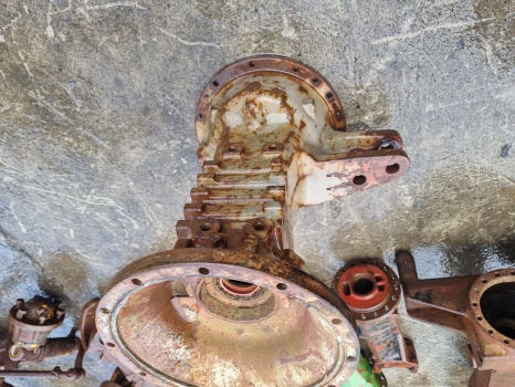 Massey Ferguson 698t, 690, 575 Rear Axle Housing Left 1666936m1 - Bakaxel: bild 4 Massey Ferguson 698t, 690, 575 Rear Axle Housing Left 1666936m1 - Bakaxel: bild 4