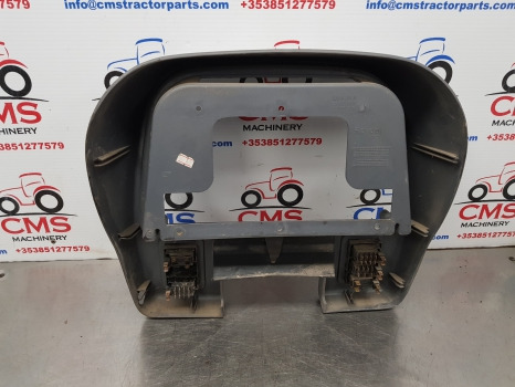 New Holland 6635, T4, Tl, 94 Fiat , Cab Dashboard Panel 82004208 - Hytt och interiör: bild 3 New Holland 6635, T4, Tl, 94 Fiat , Cab Dashboard Panel 82004208 - Hytt och interiör: bild 3